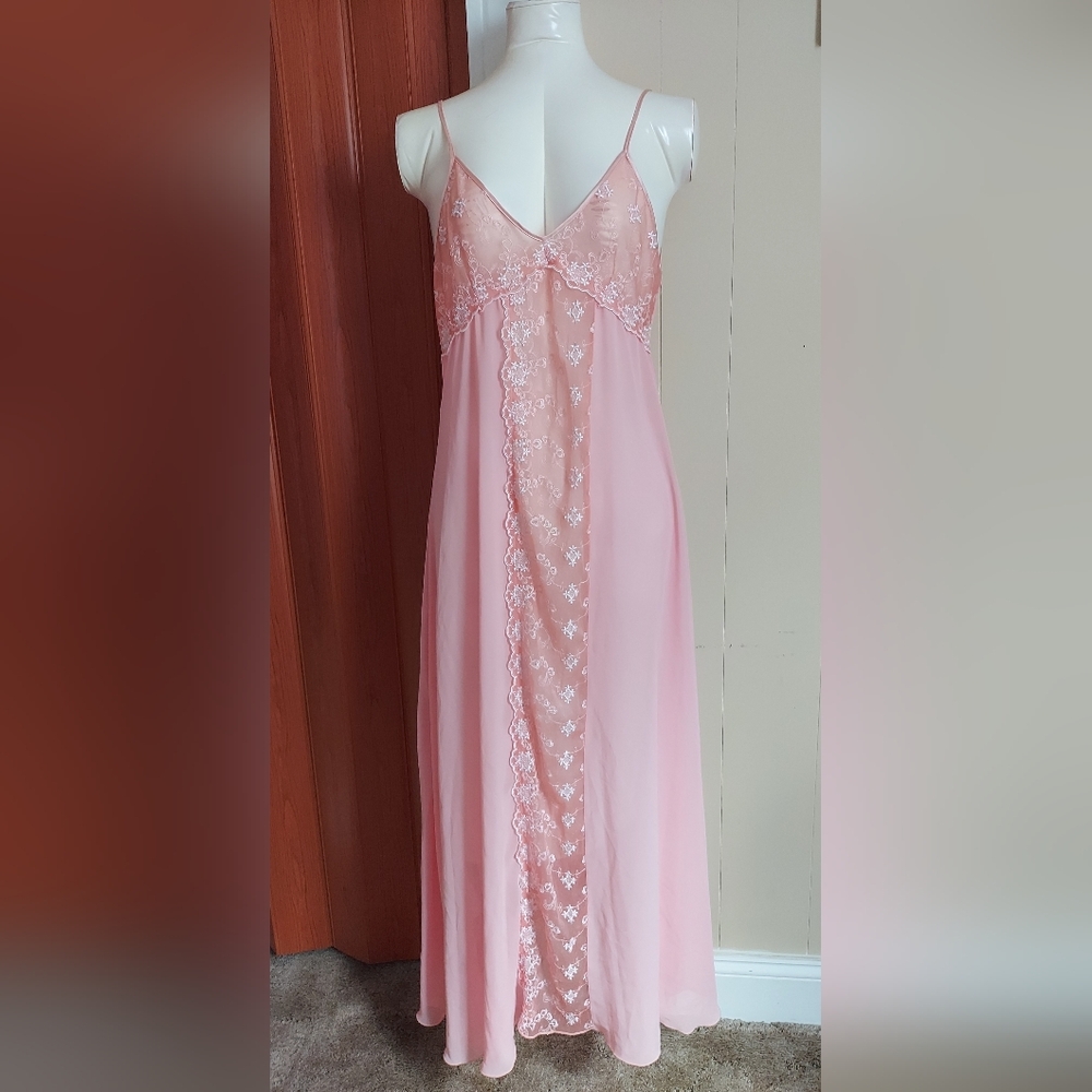 High Quality Lace Chiffon Long Nightgown  Embroidered Women Slip on Sleepwear